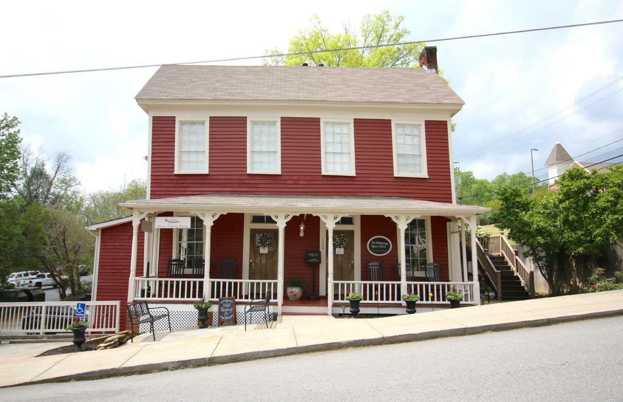 The Dahlonega Square Hotel & Villas Exterior foto